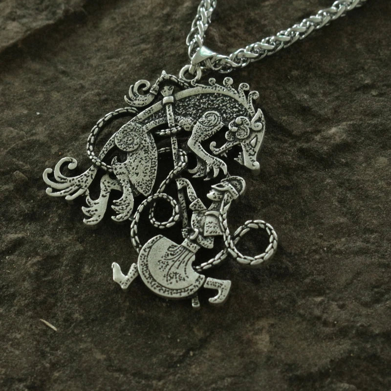 Close-up of Vidarr's heroic stance on pendant