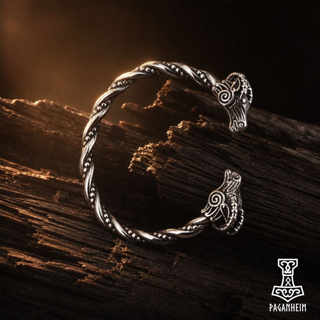 Stainless steel arm ring featuring Thor’s goats Tanngrisnir and Tanngnjóstr