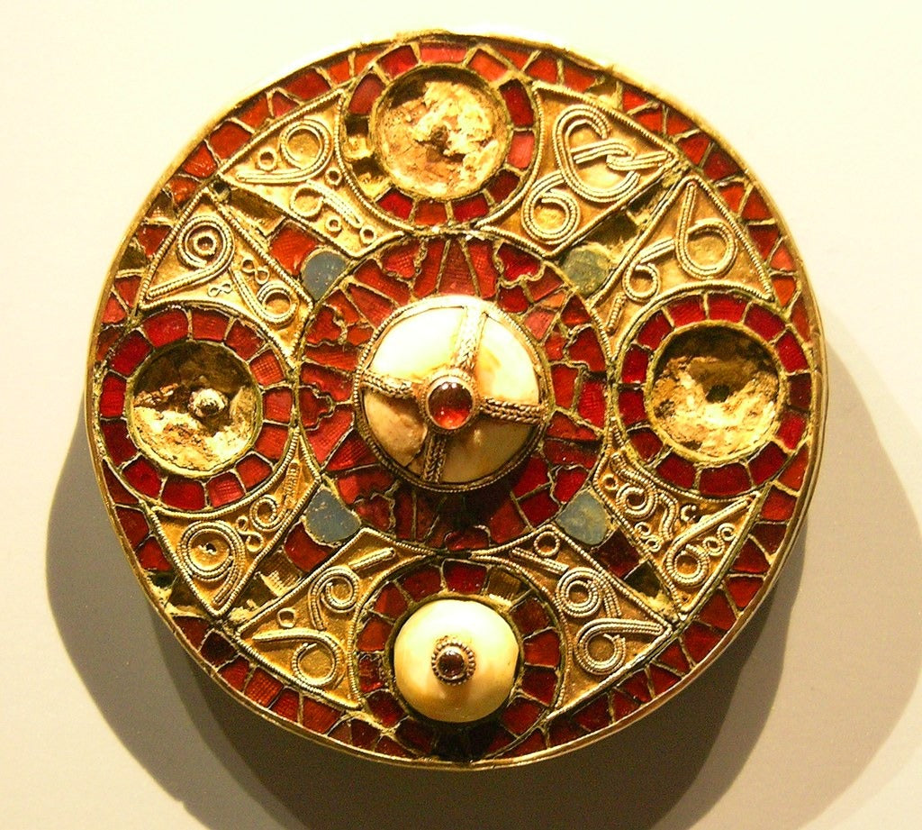Anglo-Saxon Art and Jewelry: Brooches in Cultural and Germanic Context