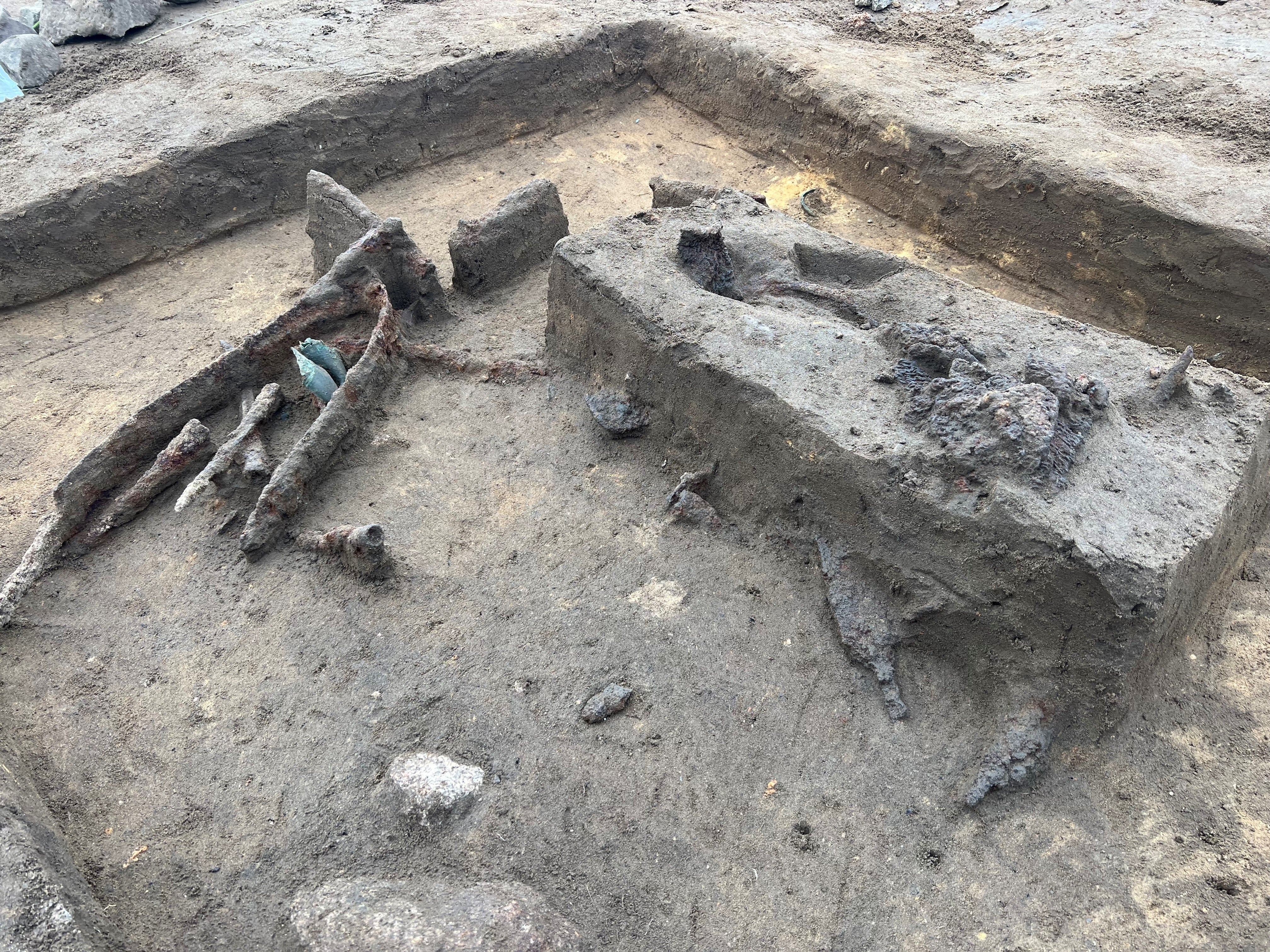 A Study of Weapon Sacrifices and Power Symbols at Løsning Søndermark