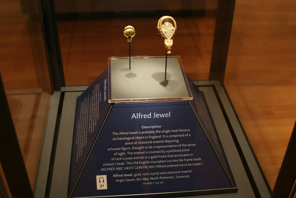 The Alfred Jewel: A Masterpiece of Anglo-Saxon Artistry