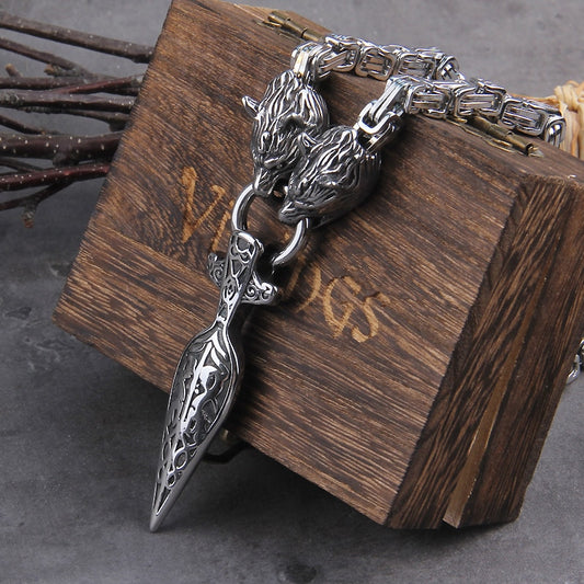 Primal Norse Chain Necklace with Wolf Head Clasps – Geri & Freki Gungnir Spearhead.
