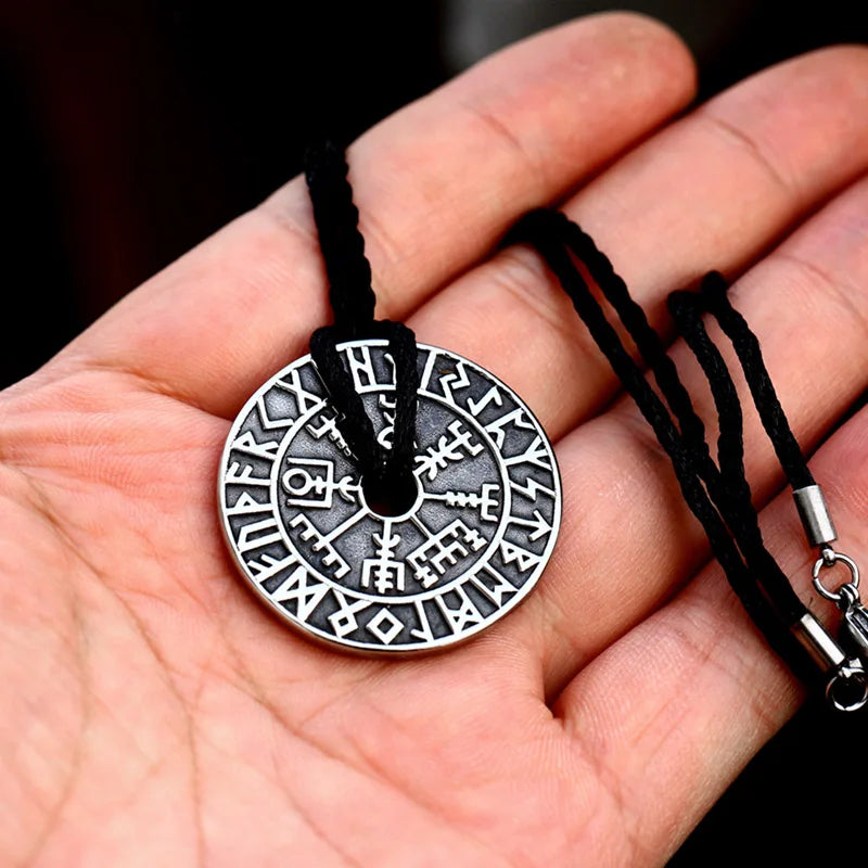 Vegvísir Viking Compass Rune Necklace