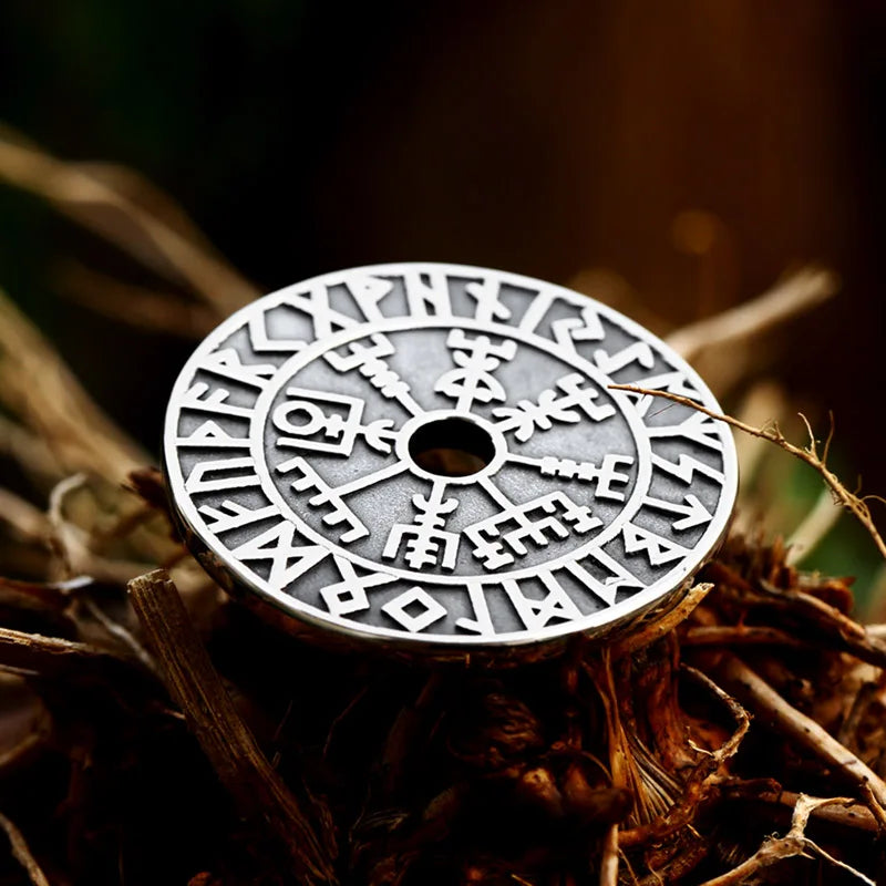 Vegvísir Viking Compass Rune Necklace