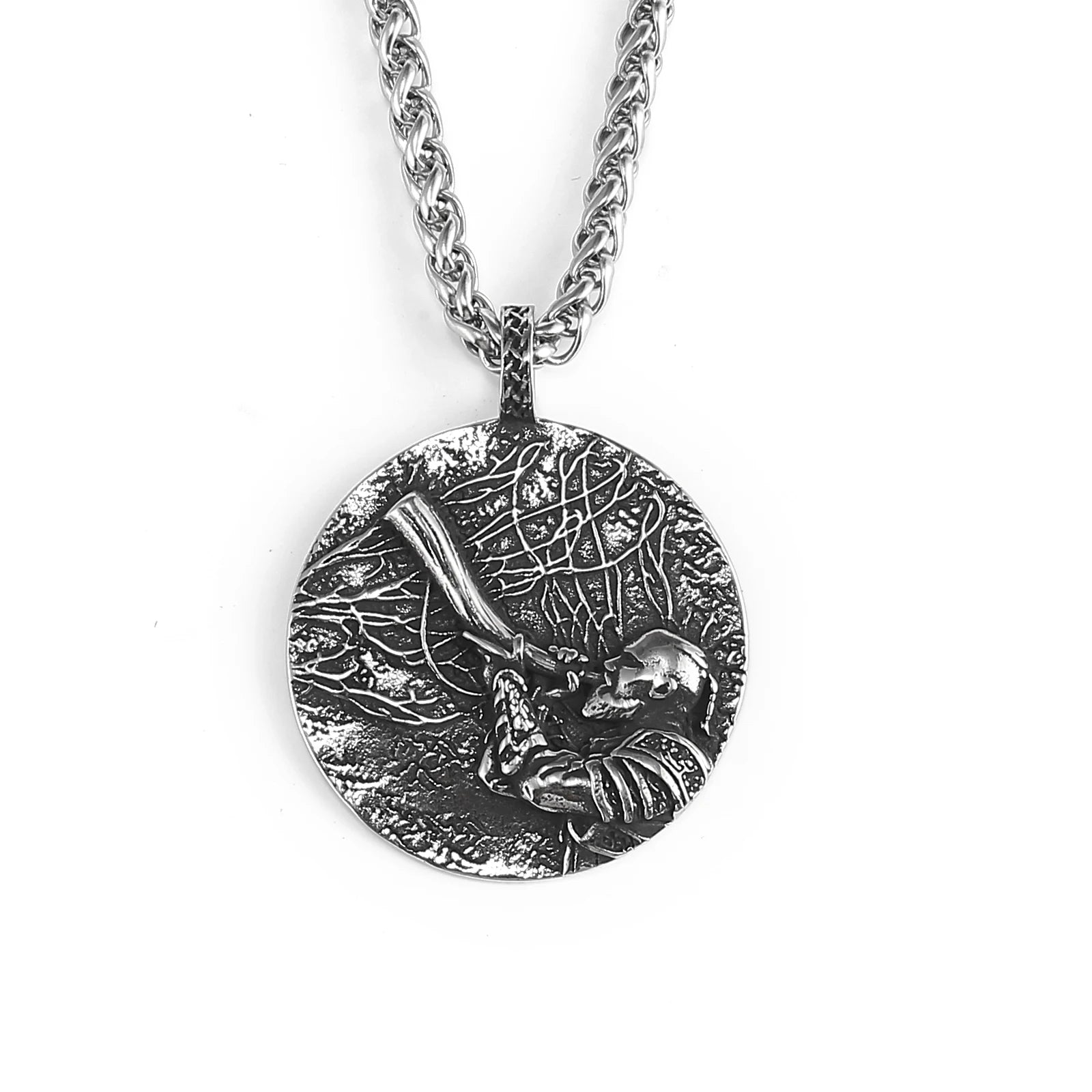 Pendant depicting Heimdall blowing Gjallarhorn at Ragnarok