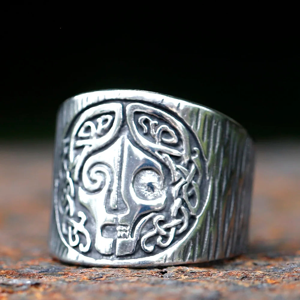 Close-up of Hel's living side on Norse mythology inspired ring