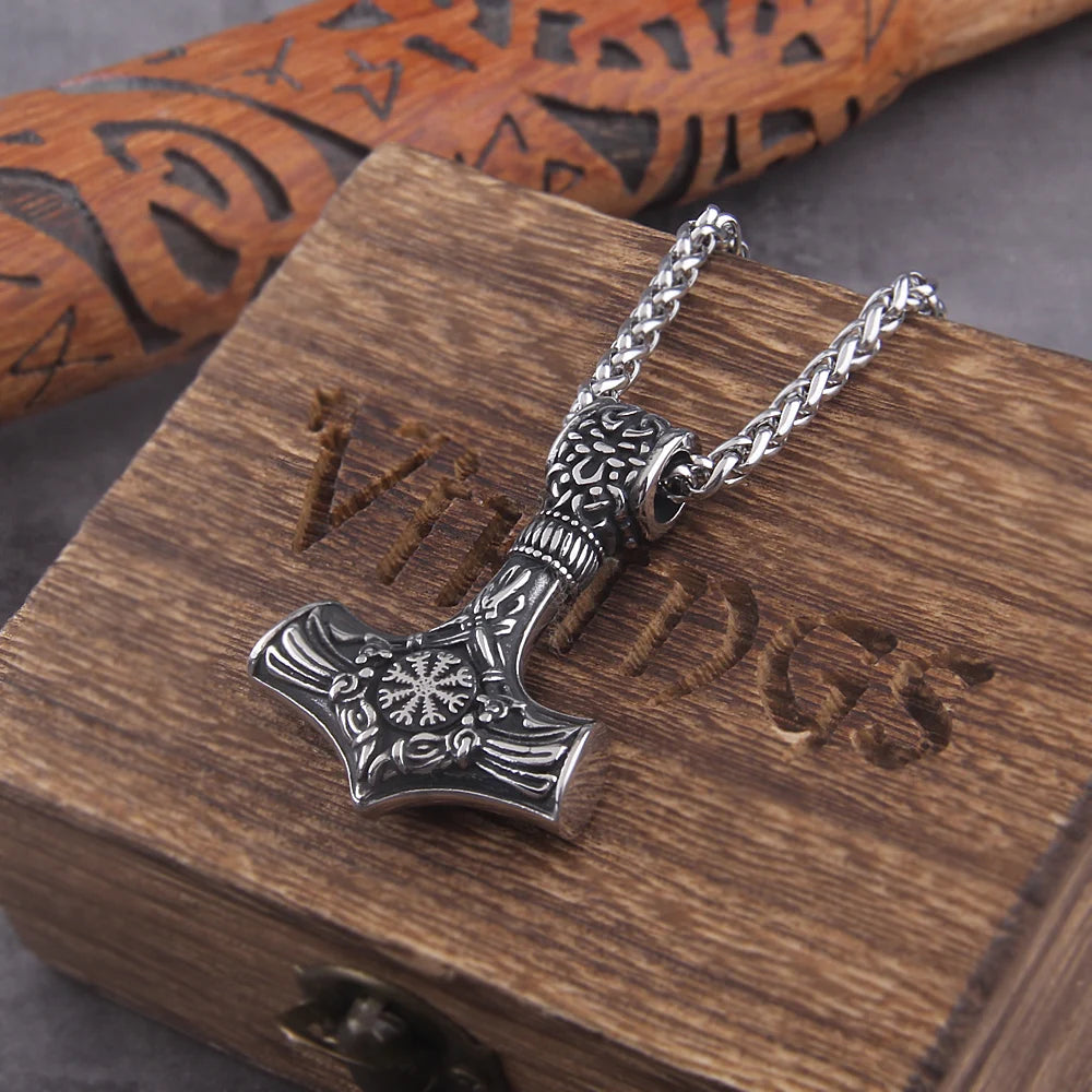 Mjölnir pendant with Ægishjálmr engraving