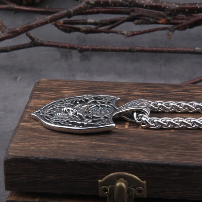 Dáinn The Stag - Vegvísir Shield Viking Amulet  The Pagan Trader   