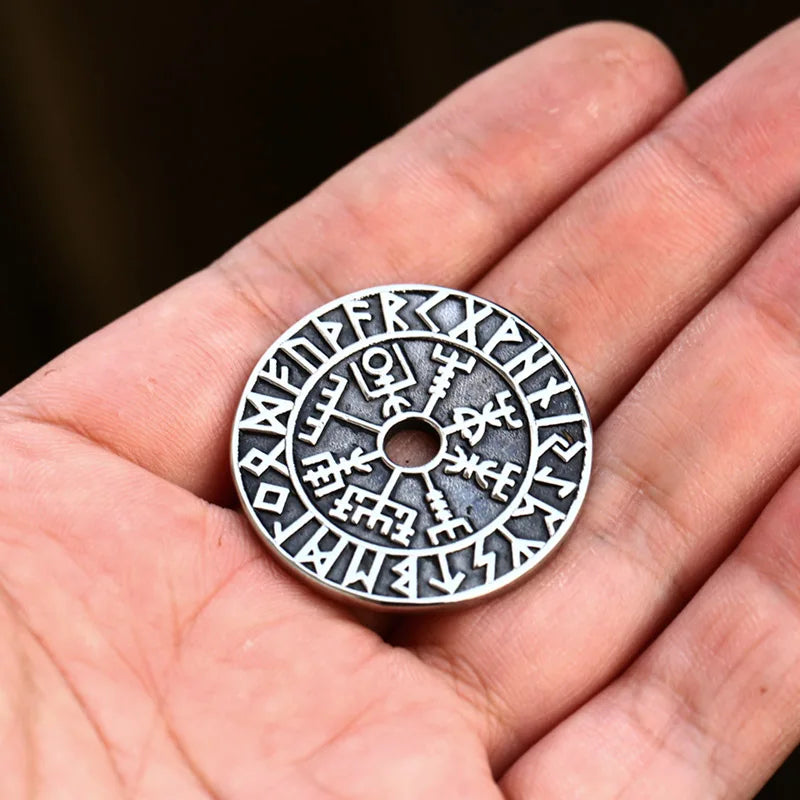 Vegvísir Viking Compass Rune Necklace