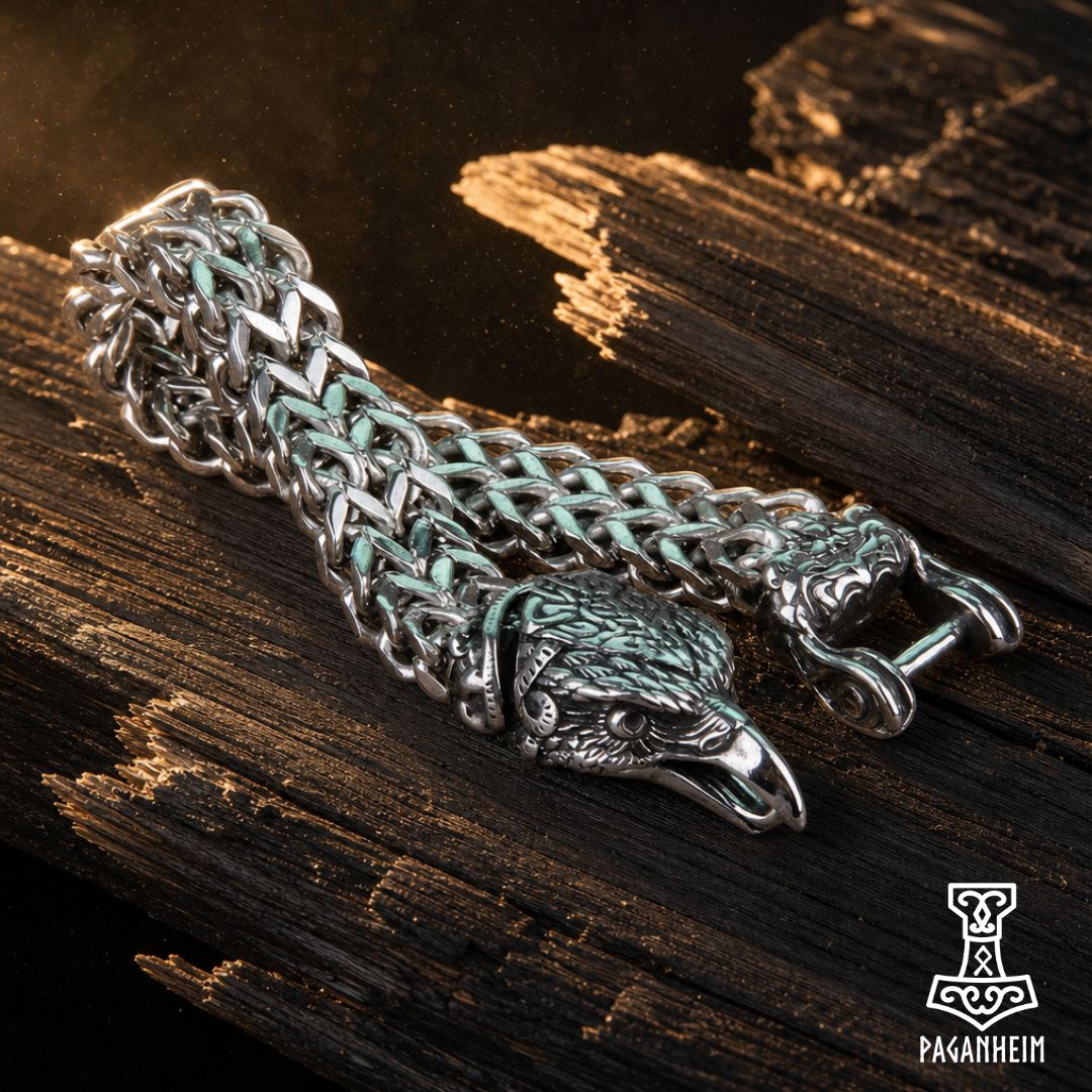 Stainless steel bracelet with eagle head design and textured chain