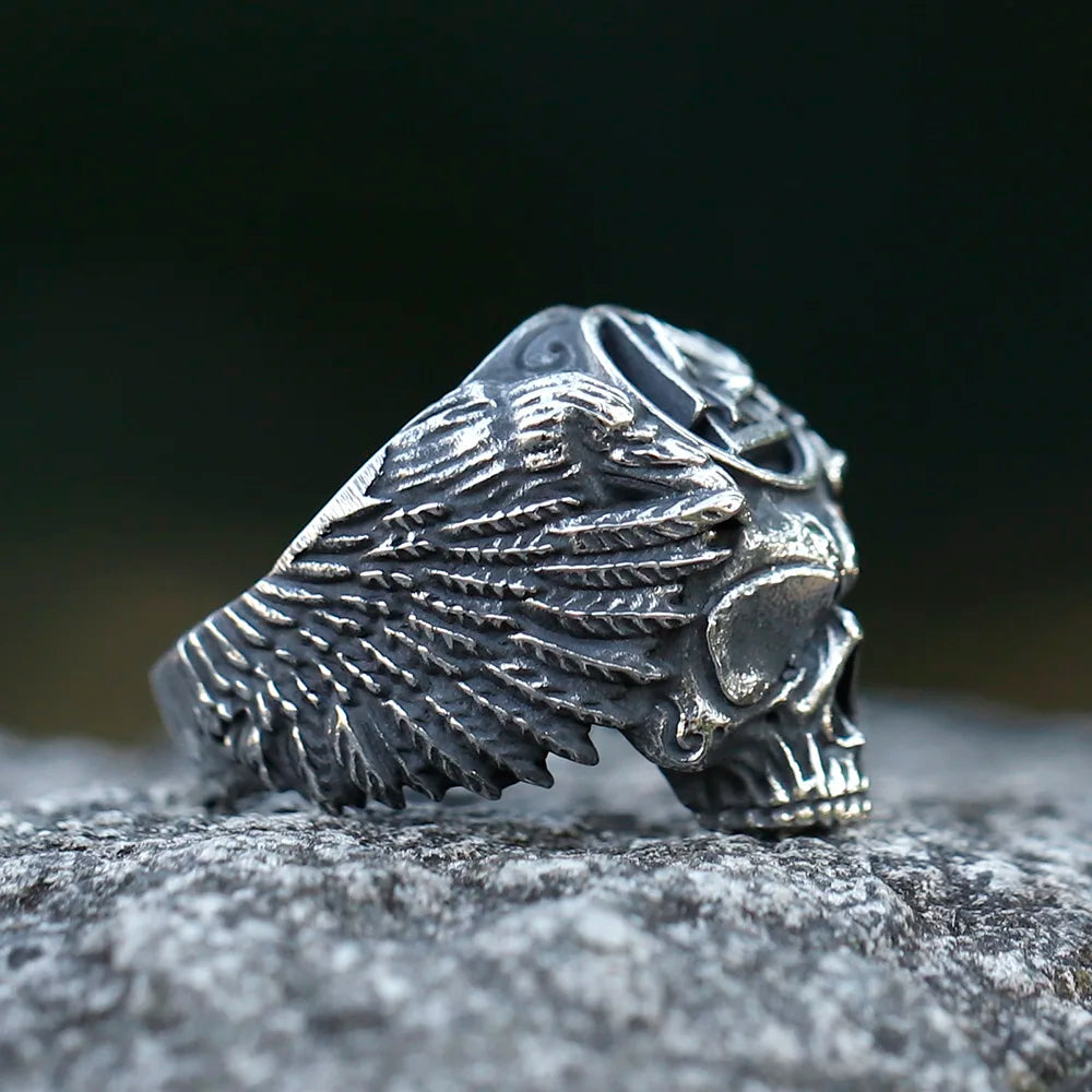 Skull ring representing death, afterlife, and the ravens Hugin and Munin.