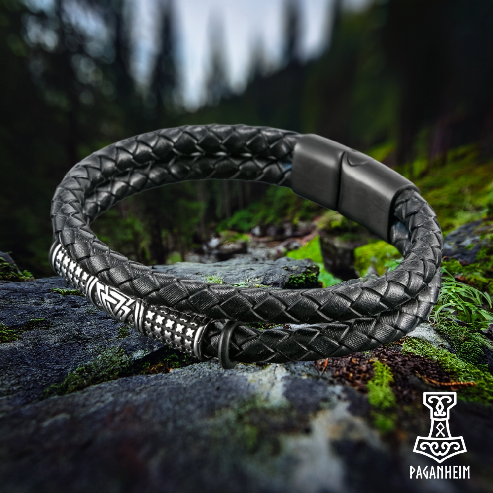 Valknut leather bracelet showing Odin’s interlocked-triangle symbol.