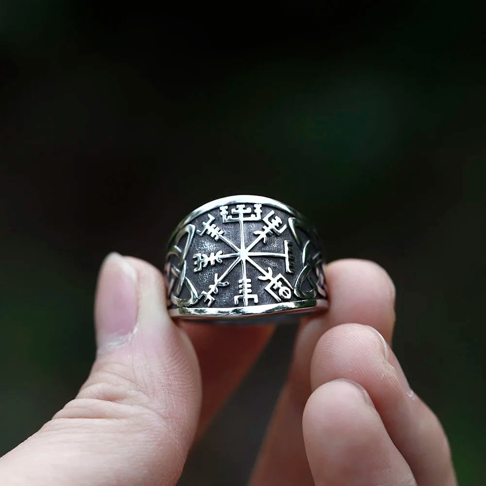 Viking heritage ring featuring the Vegvísir and Norse engravings.