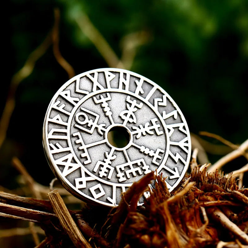 Vegvísir Viking Compass Rune Necklace